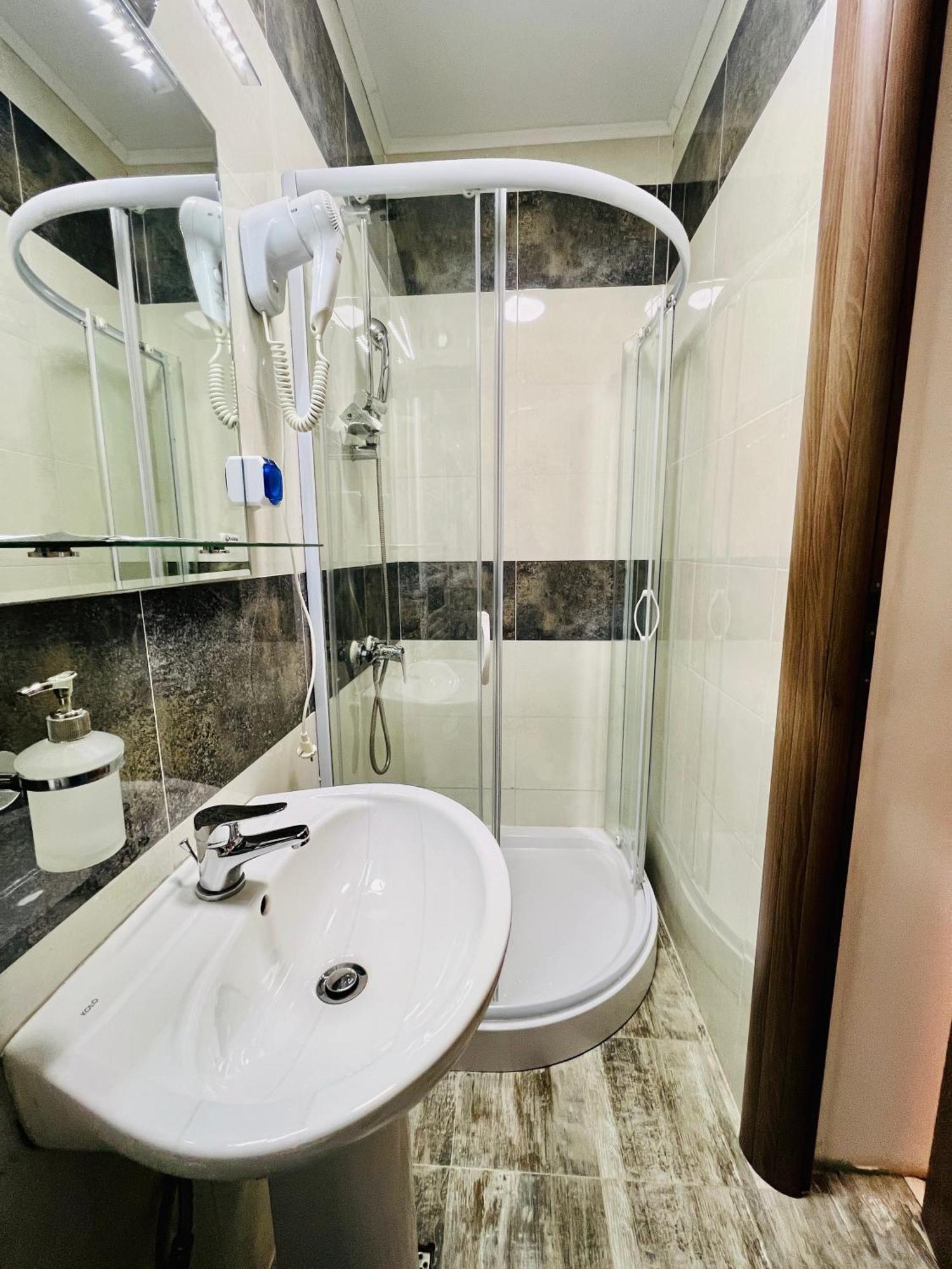 Hotel Marina Srl Bucureşti Eksteriør bilde