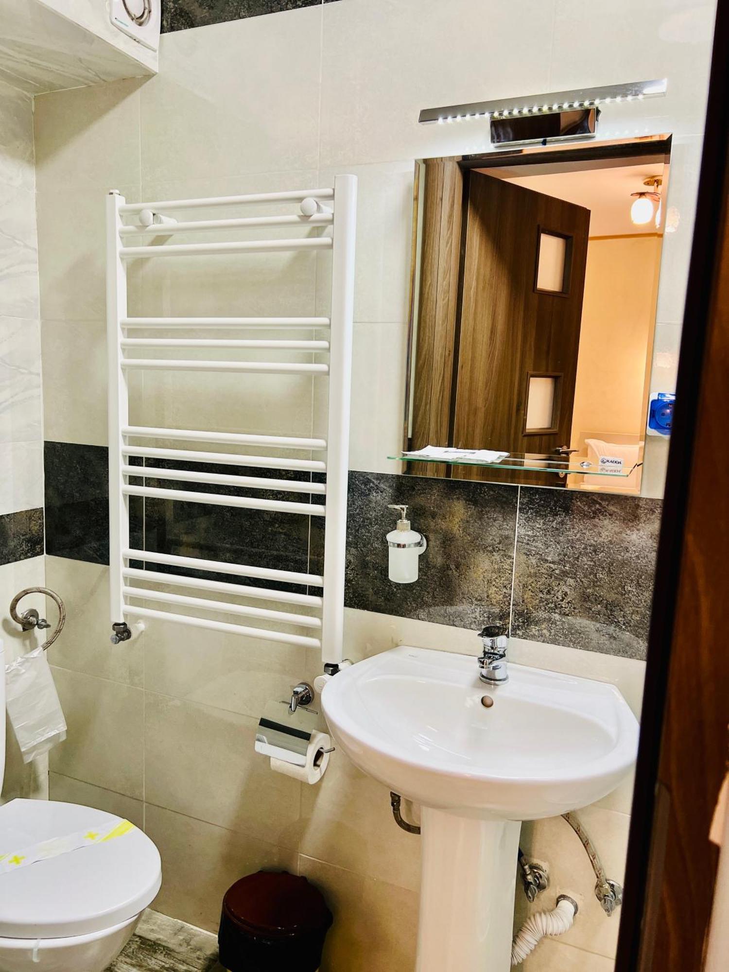 Hotel Marina Srl Bucureşti Eksteriør bilde