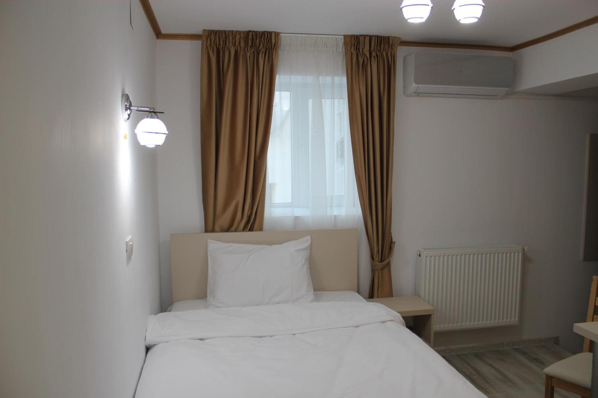 Hotel Marina Srl Bucureşti Eksteriør bilde